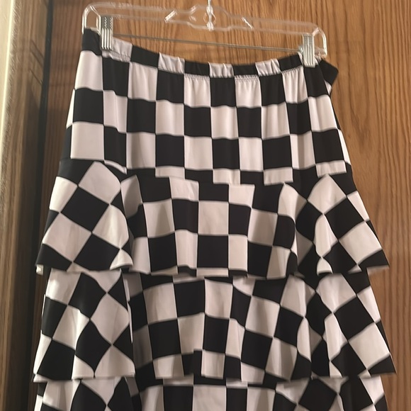 Paniz ruffled skirt size  XL - Picture 3 of 4